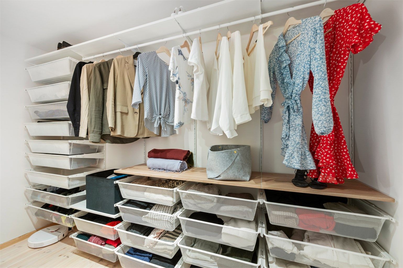 Hovedsoverommet har tilgang på en praktisk walk-in garderobe på 4 kvm med gode lagringsmuligheter. 