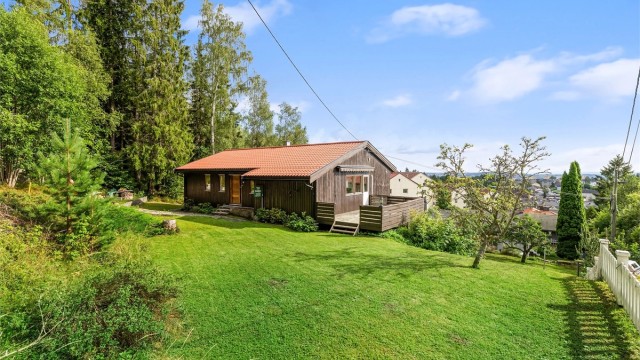 Velkommen til Årvollveien 79 - presentert av Hanne Pettersen i Krogsveen