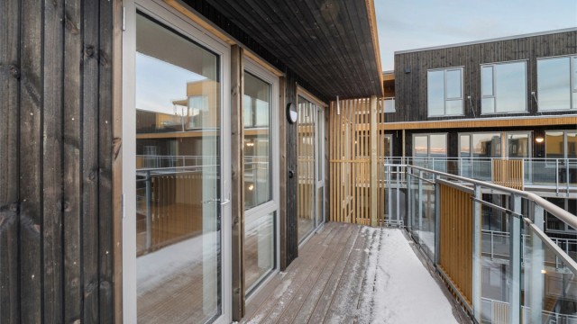 Her kan man nyte solen med en god kopp kaffe.