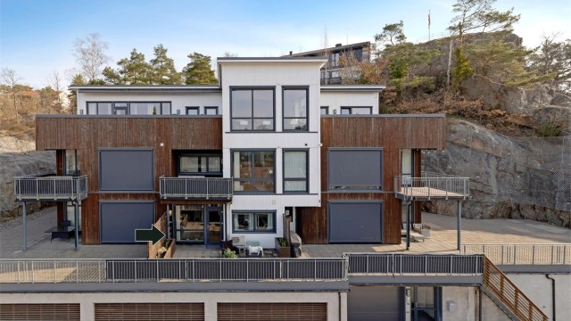 Flott 2-roms leilighet med romslig uteplass og garasjeplass med el-bil lader