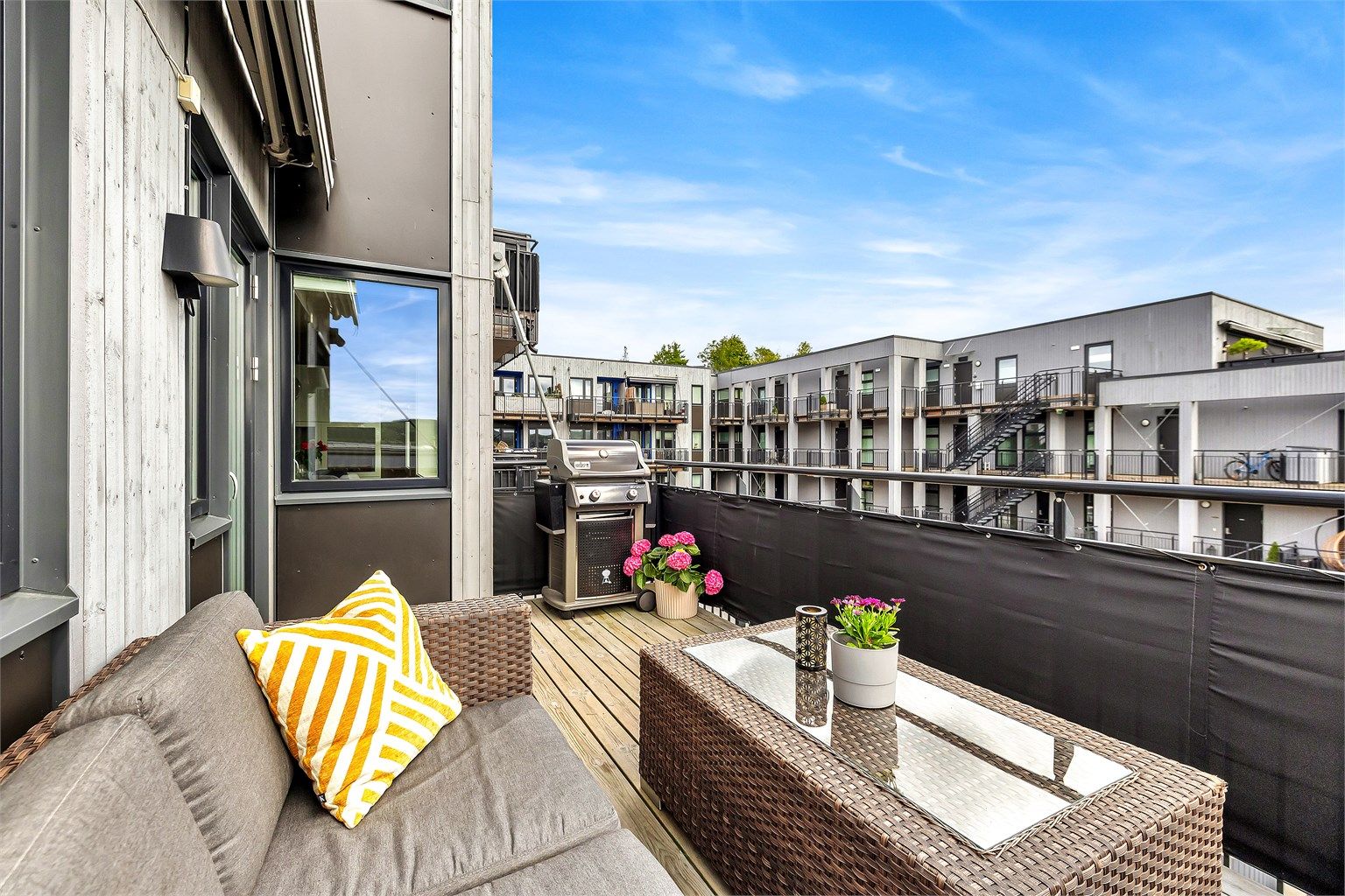 Eiendomsmegler Krogsveen v/ Vegard Gran-Andersen ønsker deg velkommen til Nitteberglia 1. 