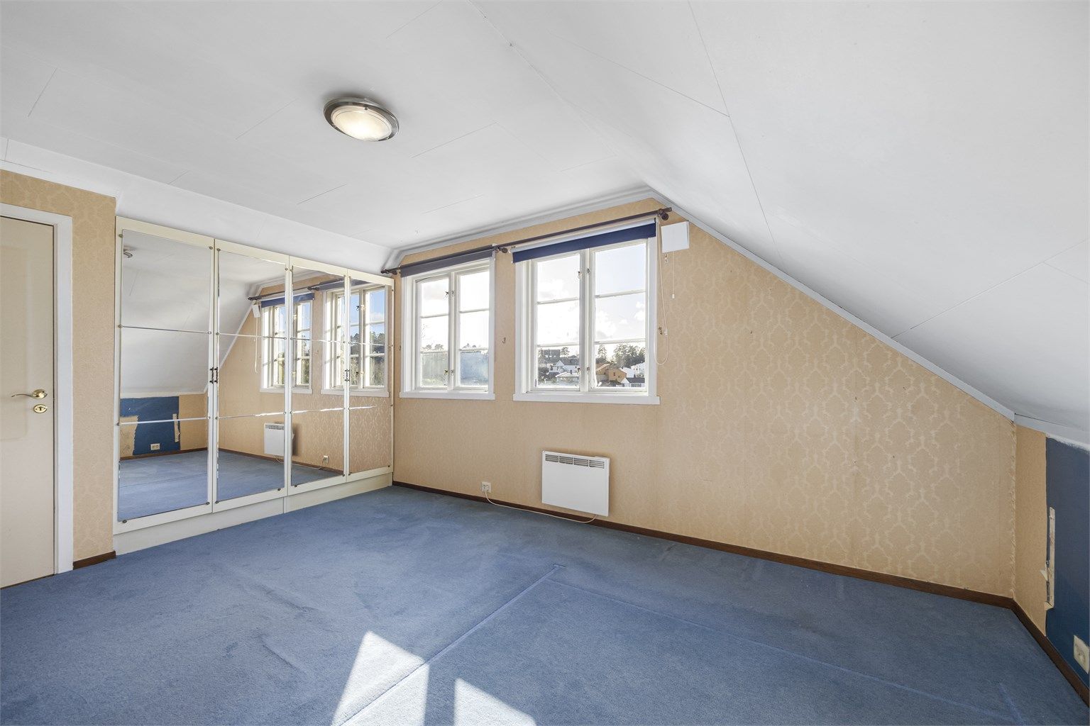 Det er totalt 3 soverom i boligen. 