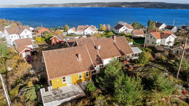 Beliggende høyt og solrikt