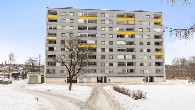 Leiligheten ligger i byggets 9.etasje.