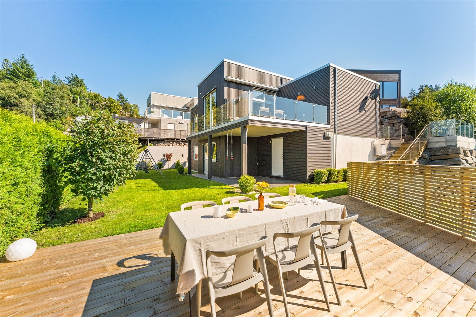 Christer Haugen inviterer deg til visning på en nydelig enebolig i Mathopen/Alvøen - Huset er oppført i 2012 og holder meget høy standard