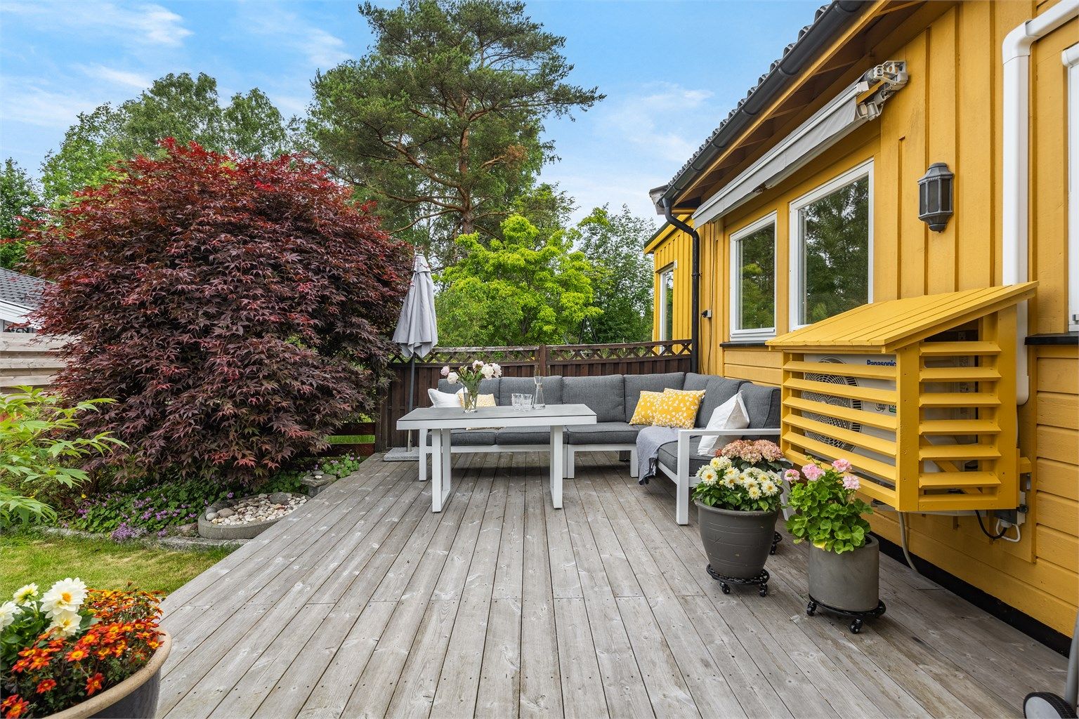 Terrassen er usjenert med lite innsyn