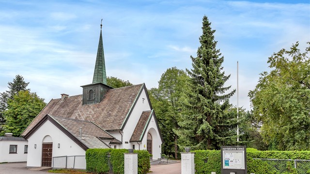 Høybråten kirke er et kjent lokalt landemerke i nabolaget.