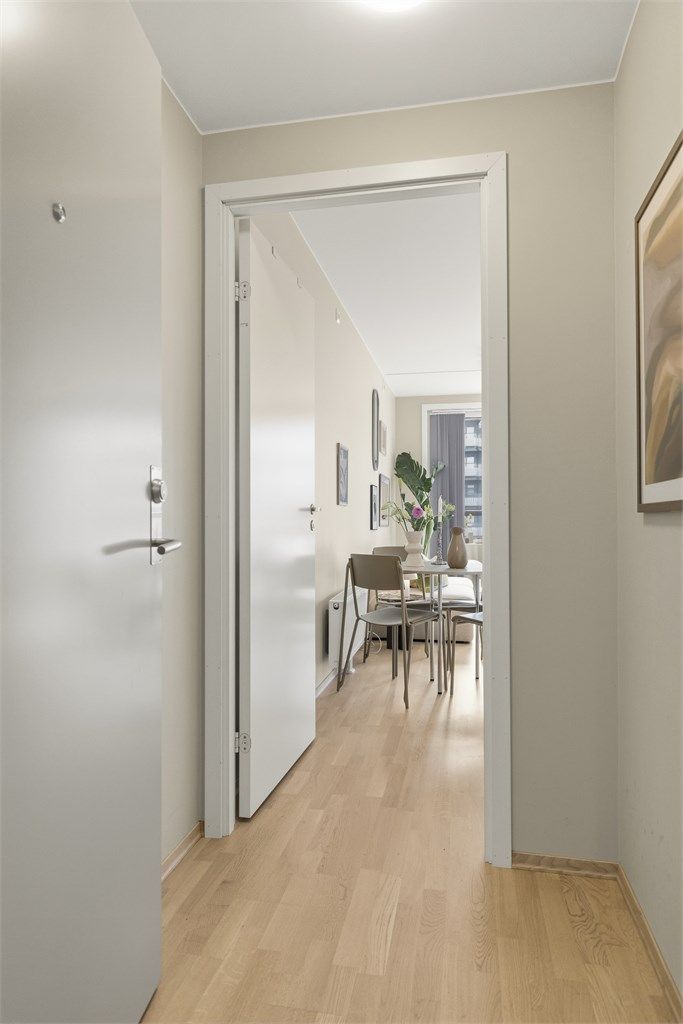 Boligen har enerett til bruk av 1 sportsbod på 8 m² i kjeller