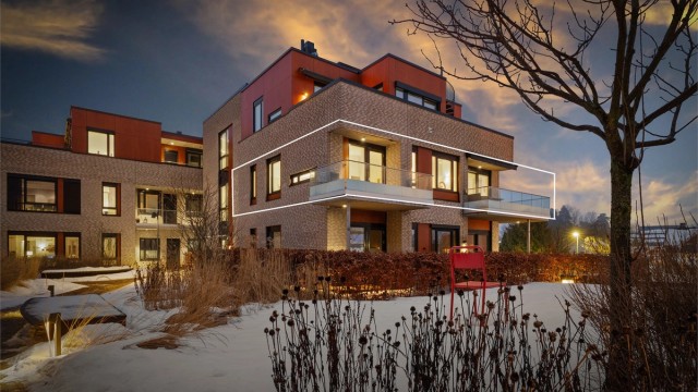 Lys og flott selveier i unike Sæter Hage | 2 balkonger | 2 bad | 2 garasjeplasser | Heis | Vannbåren gulvvarme