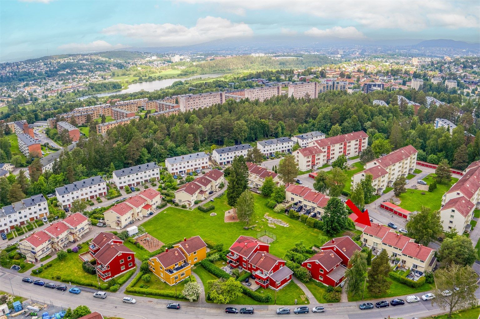 Fra Nøkleveien er det kort vei til servicetilbud som Bøler Senter, i tillegg til skoler og barnehager. Foto: Martine Eren Jacobsen