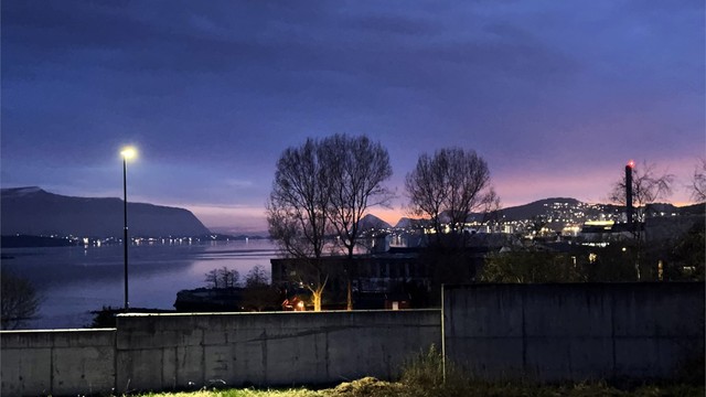 Nydelig solnedgang og kveldsstemning mot vest - bilde tatt av selger