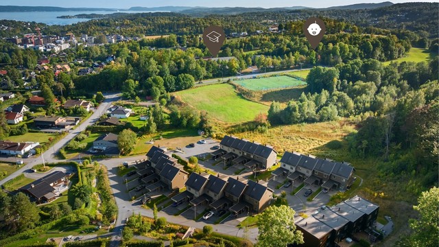 Billingstad skole og barnehage i kort gangavstand.