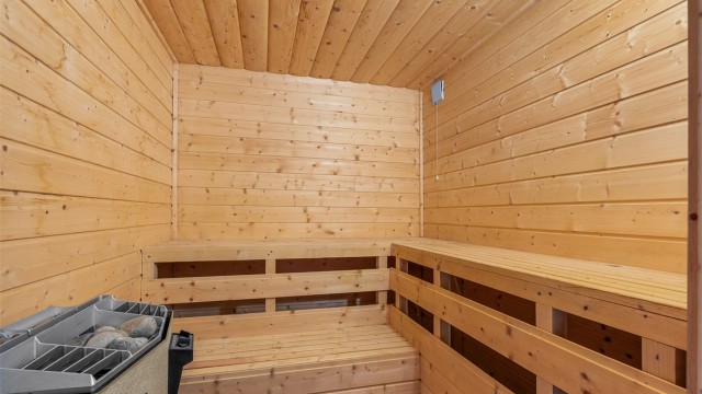 Egen badstue i kjelleren – en ekstra kvalitet som bidrar til gode velværemuligheter i hjemmet.
