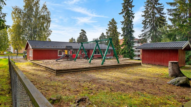 Kort vei til barnehager og trygge lekeområder i nærområdet.