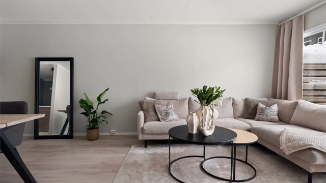 Stuen er malt i delikate farger