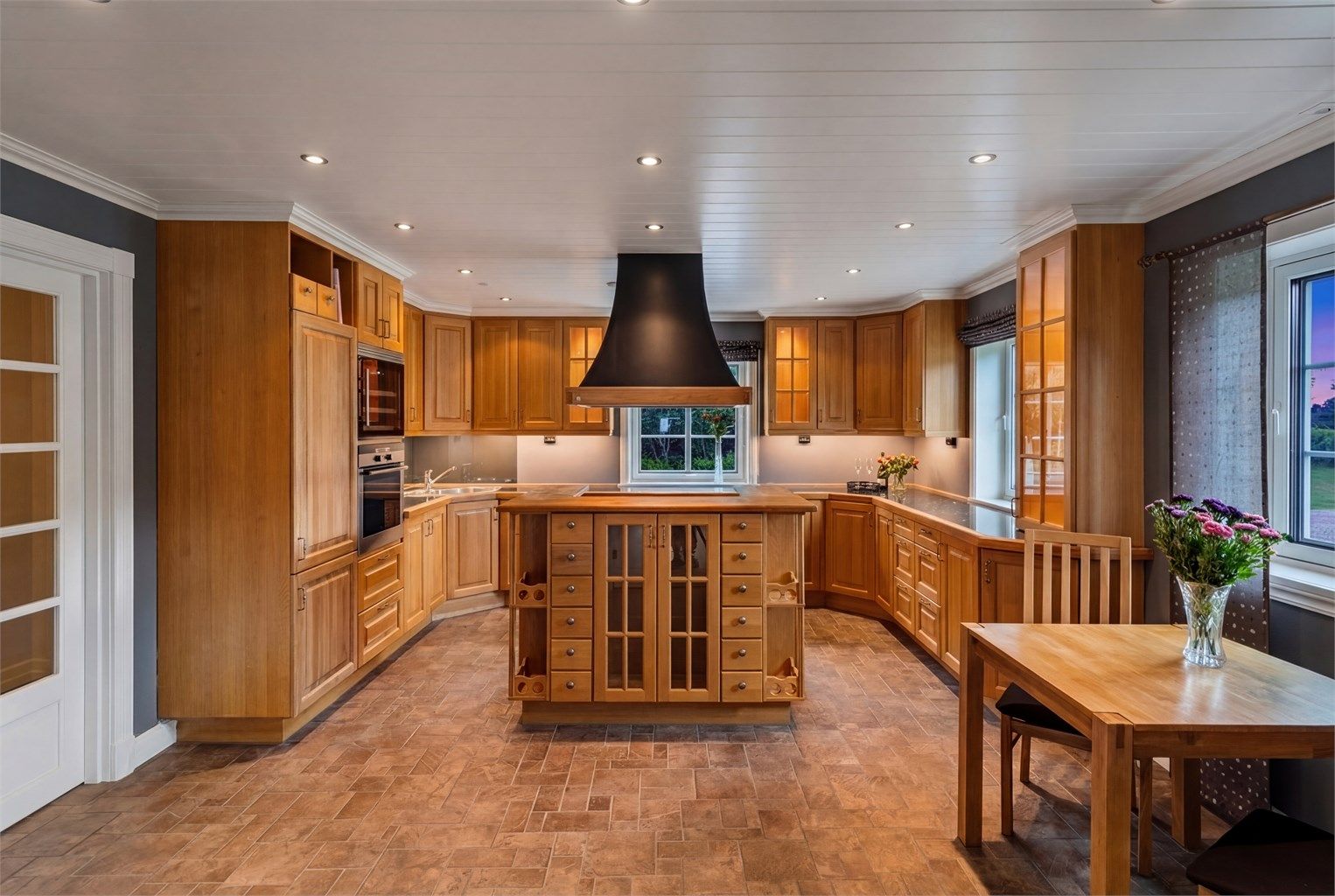 Kveldsbilde KI-redigert. 