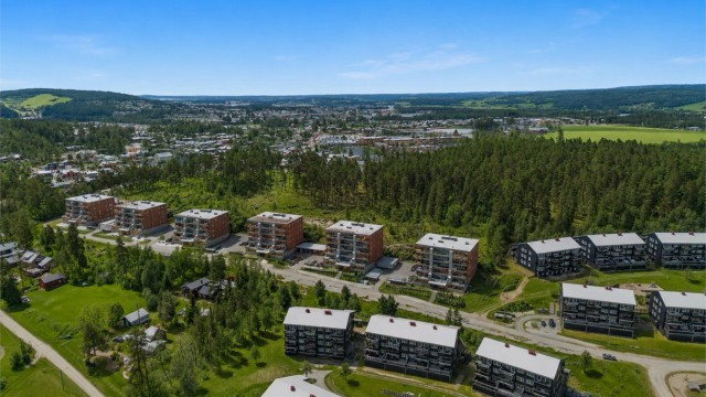 Leiligheten ligger i et meget flott og populært område. Kort avstand til det meste du trenger