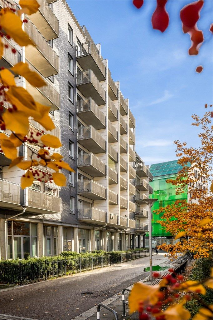 Leiligheten ligger i 5.etasje i moderne bygg fra 2007 med heis. 
