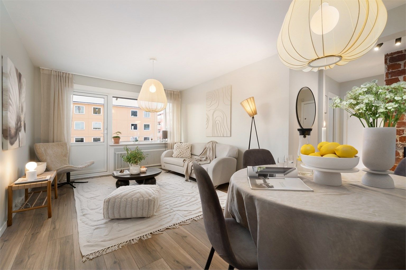 Velkommen til Traverveien 26 - presentert av Hanne Pettersen v/ Eiendomsmegler Krogsveen!