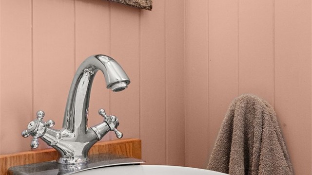 I praktisk tilknytning til gang/entré ligger toalettet