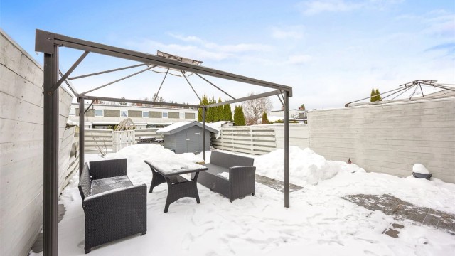 Flott uteplass som har meget gode solforhold