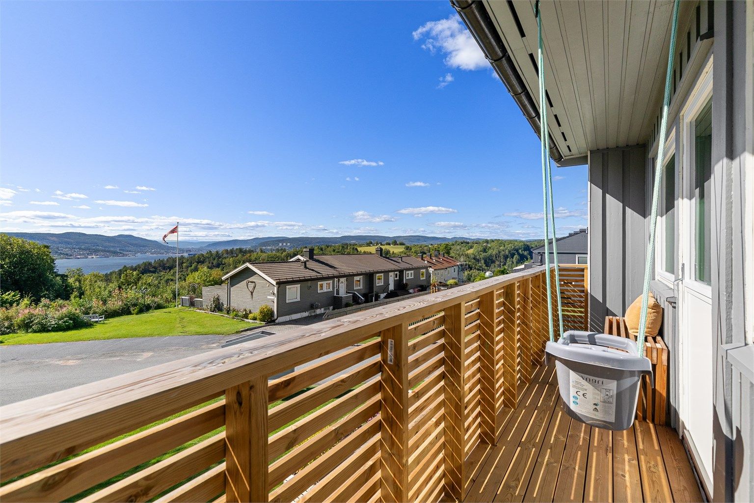 Med nydelig utsikt mot Drammensfjorden