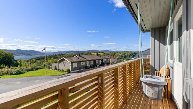 Med nydelig utsikt mot Drammensfjorden