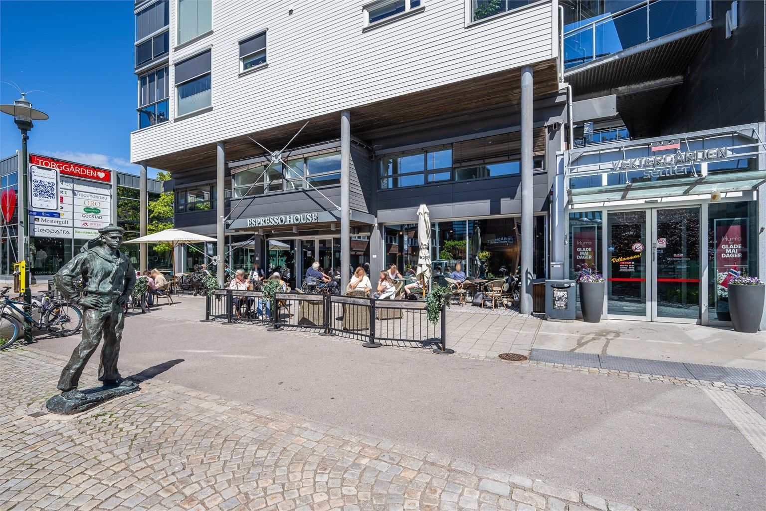 Horten sentrum byr på kaféer, restauranter og butikker.