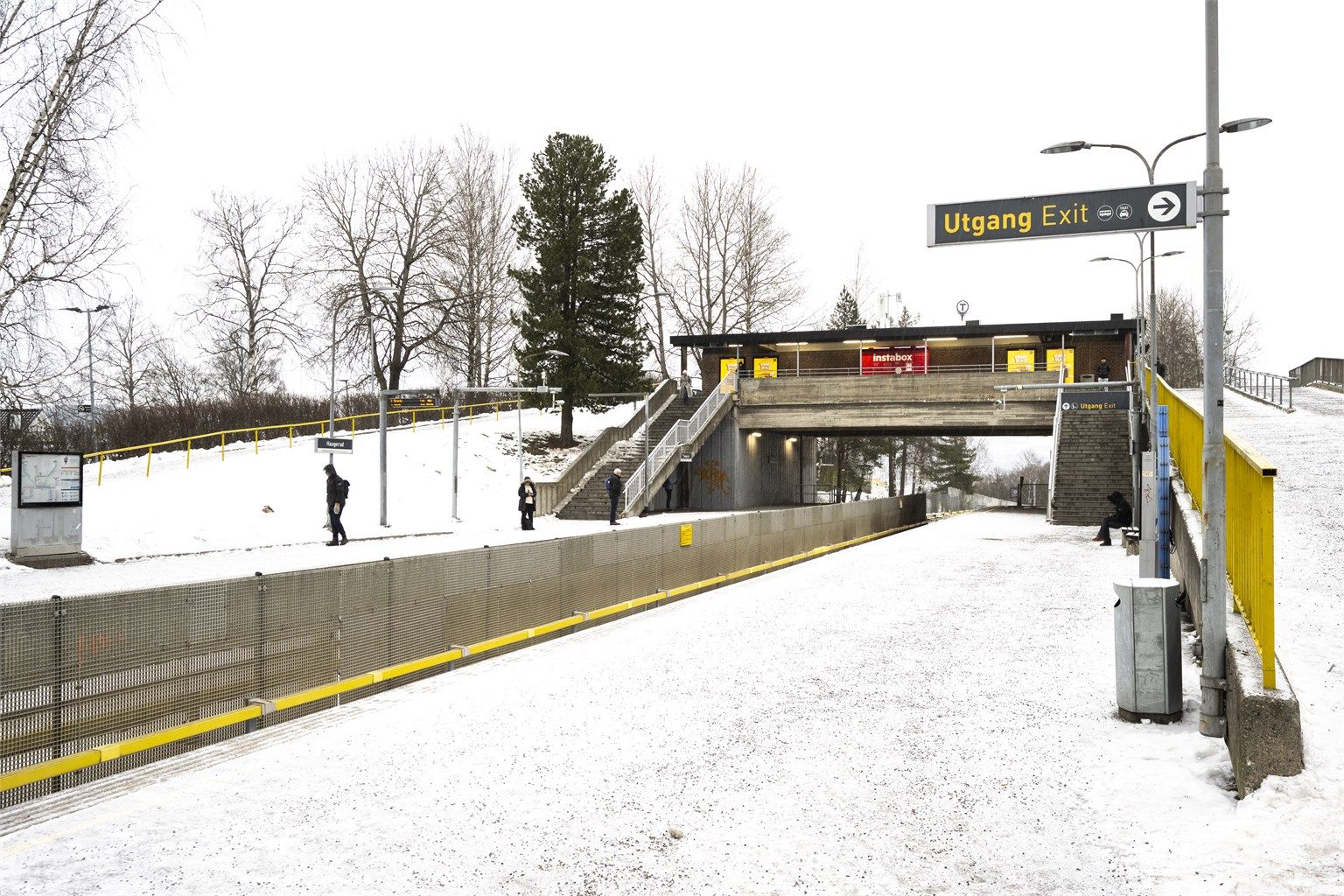 Området har et effektivt kollektivtilbud. Fra Trosterud T-banestasjon (linje 2) tar det kun 16 minutter ned til sentrum.