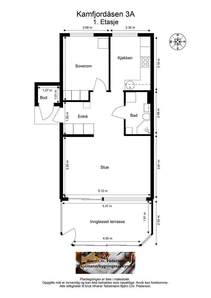 Leiligheten har en arealeffektiv planløsning på 49 m² med egen inngang, ett soverom og direkte utgang til terrasse.