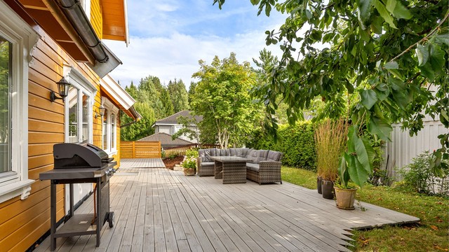 Store uteplasser gir rikelig med plass for hele familien.