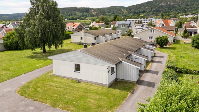 Utnyttet BYA for de to gjenstående bygningene er på ca. 580 kvm/ca. 15% (plattinger er ikke medtatt i beregningen), arealene er grovmål fra kommunes kartløsning,.