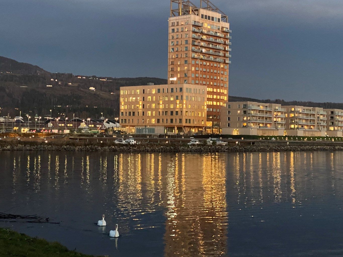 Velkommen til Tårnvegen 43! Lekker eierleilighet i 2. etasje av lavblokk oppført i 2021.