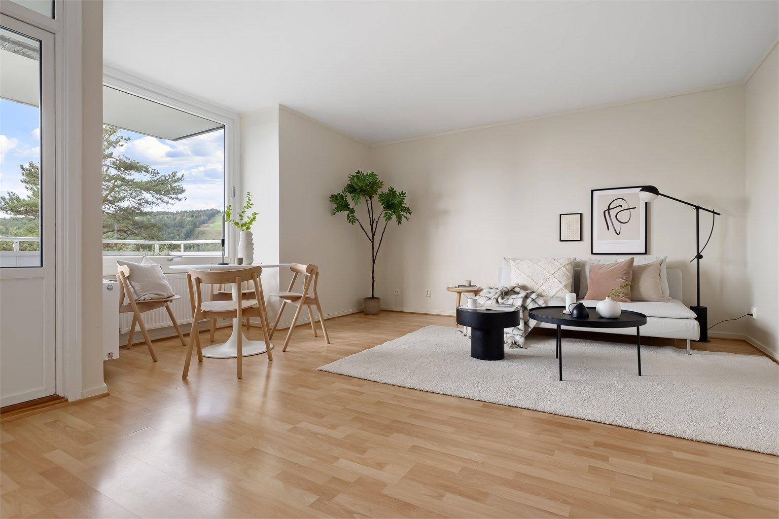 Leiligheten har moderniseringsbehov, med et stort potensiale - her er det kun fantasien som setter grenser!