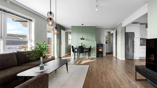 Velkommen til Fjelltunveen 33, presentert av Eiendomsmegler/Partner Elisabeth Skjold.