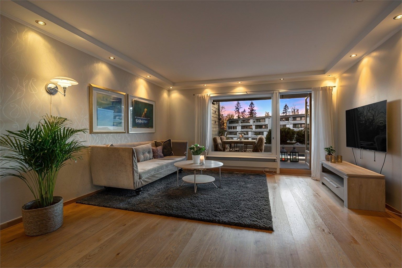 Leiligheten oppleves lys og luftig, og har gode kvaliteter