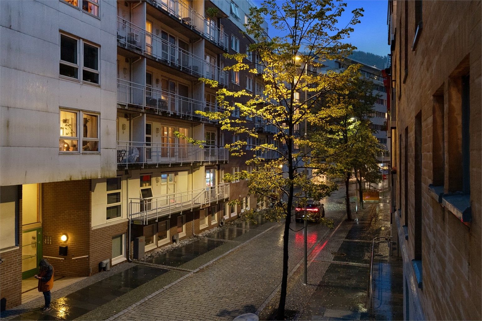 - Leiligheten ligger like i nærheten av bystassjonen -