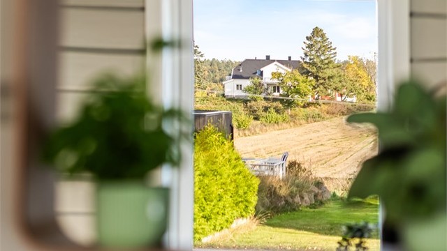 Velkommen til visning. Her får du nærhet til landlige omgivelser.