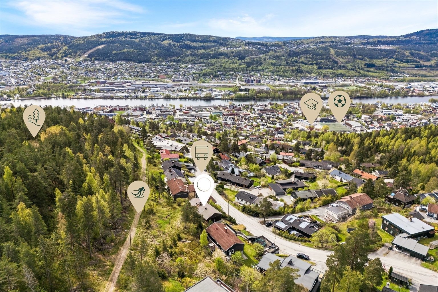 Innholdsrik og romslig enebolig med 2 etasjer