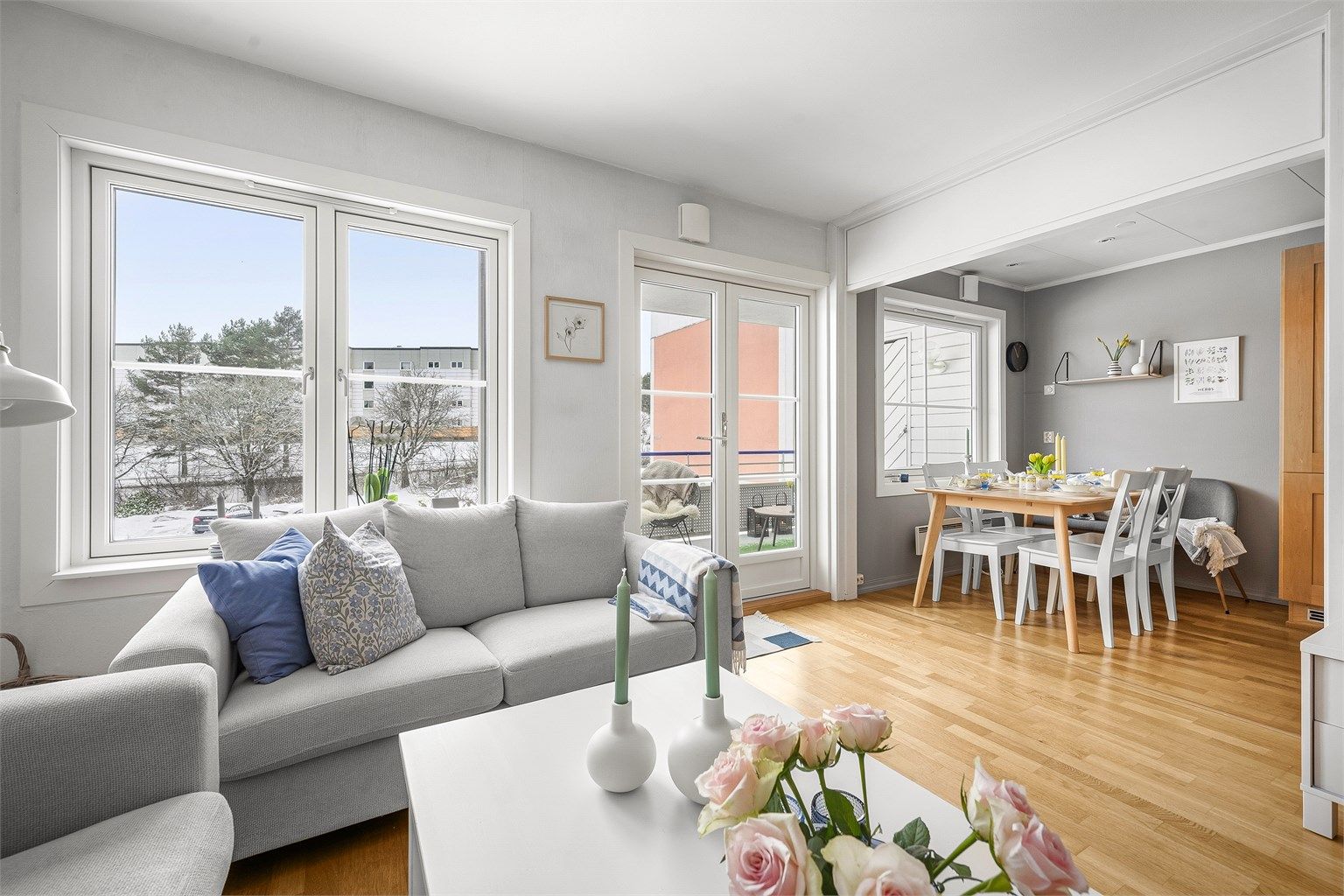 Utsikt mot rolige fellesområder og ingen direkte gjenboere.