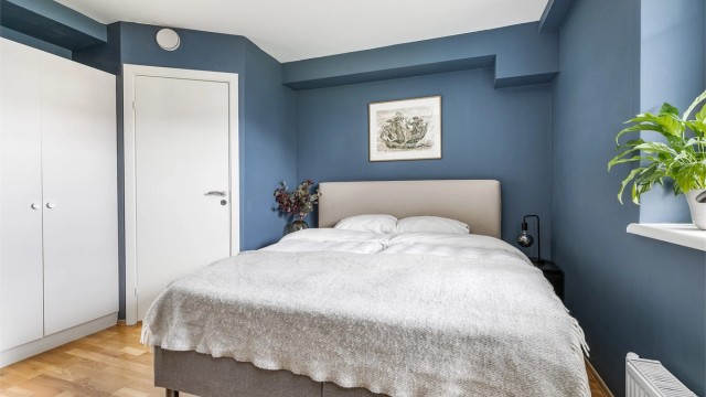 Leilighetens innvendige bod er tilknyttet soverommet og har tilkoblingsmulighet for vaskemaskin.