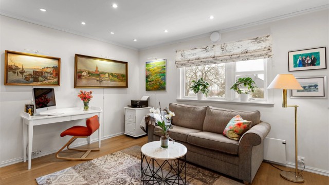 Det andre soverommet er fleksibelt og kan fint benyttes som kontor, gjesterom eller barnerom.