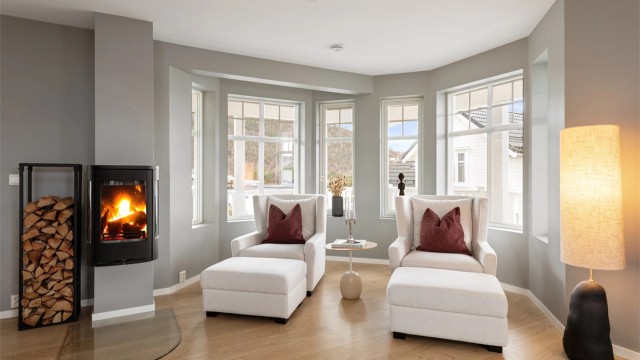 En ny peisovn fra 2020 gir både varme og hygge i en egen krok av stuen