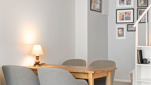 En hyggelig krok for måltider med familie og venner.