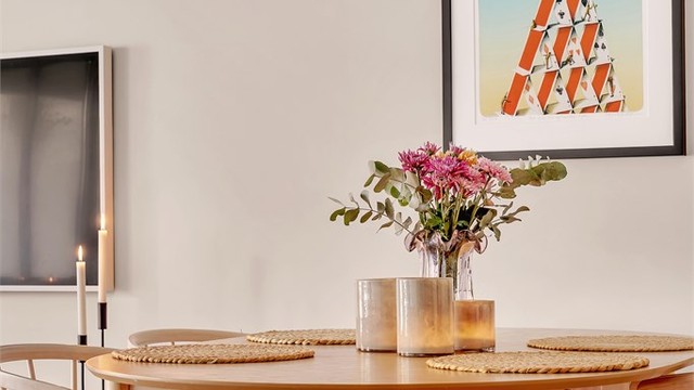 God plass til romslig spisestue i god kommunikasjon med både stuen og kjøkkenet.