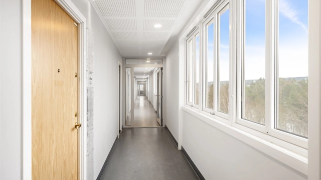 Fellesarealene i bygget er lyse og godt vedlikeholdte.
