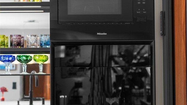 Integrert stekeovn og mikro fra kvalitetsleverandørene Bora og Miele