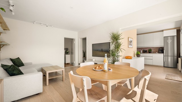 Naturlig plass for å innrede med en hyggelig spisegruppe.