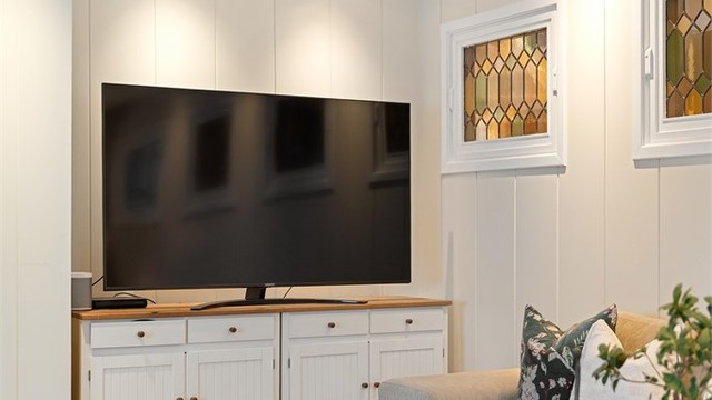 En del av stuen kan enkelt møbleres for ulike aktiviteter og behov.