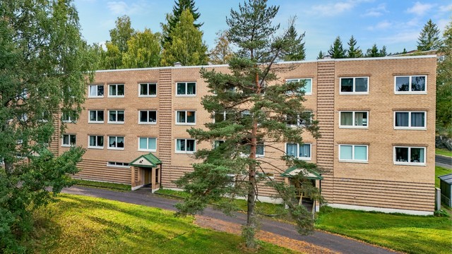 Borettslaget er etablert i rolige og grønne omgivelser på Ellingsrudåsen.